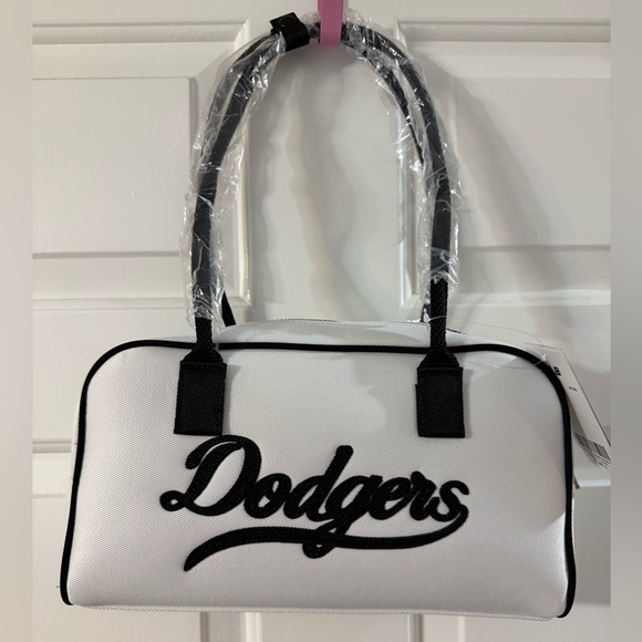 🆕 Los Angeles Dodgers Black & White MLB Korea Brand Hand Bag - Picture 3 of 6